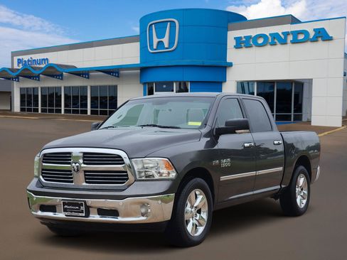 Used 2016 RAM 1500 Lone Star RWD image 2