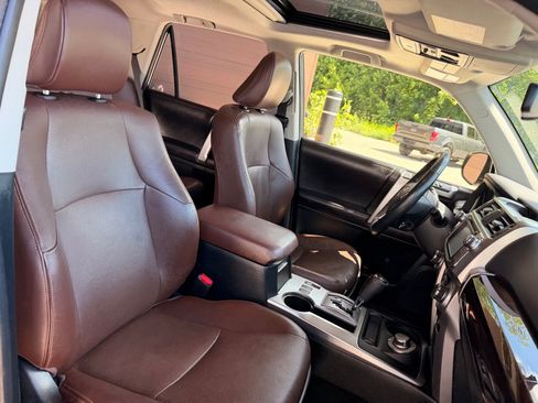 Used 2016 Toyota 4Runner 4WD image 17