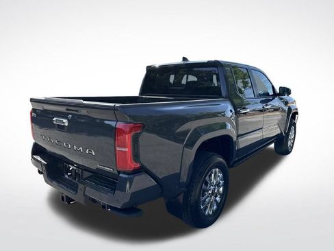 Used 2025 Toyota Tacoma Limited AWD/4WD image 5