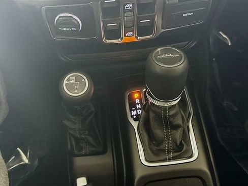 New 2025 Jeep Gladiator Sport image 16