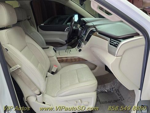 Used 2020 GMC Yukon XL Denali w/ Denali Premium Package AWD/4WD image 18
