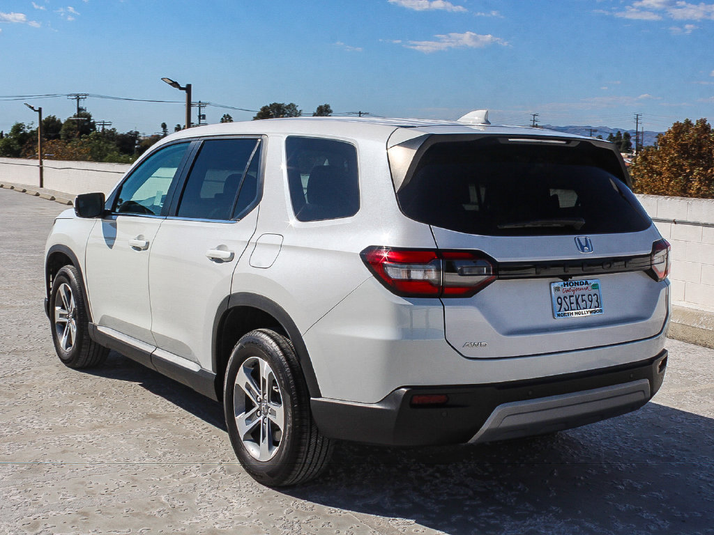 Certified 2025 Honda Pilot EX-L image 4