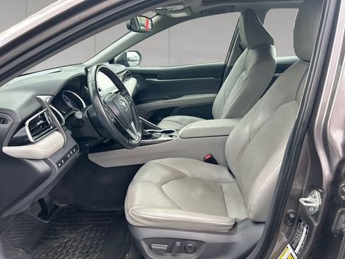 Used 2021 Toyota Camry XLE AWD/4WD image 10