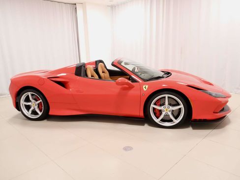 Used 2022 Ferrari F8 Tributo RWD image 6