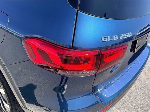 Used 2023 Mercedes-Benz GLB 250 4MATIC image 31