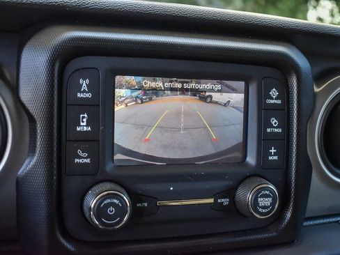 Used 2021 Jeep Wrangler Unlimited Sport AWD/4WD image 21
