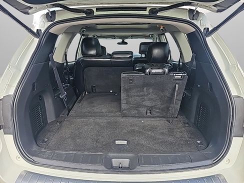 Used 2017 Nissan Pathfinder Platinum w/ Family Entertainment Package image 30