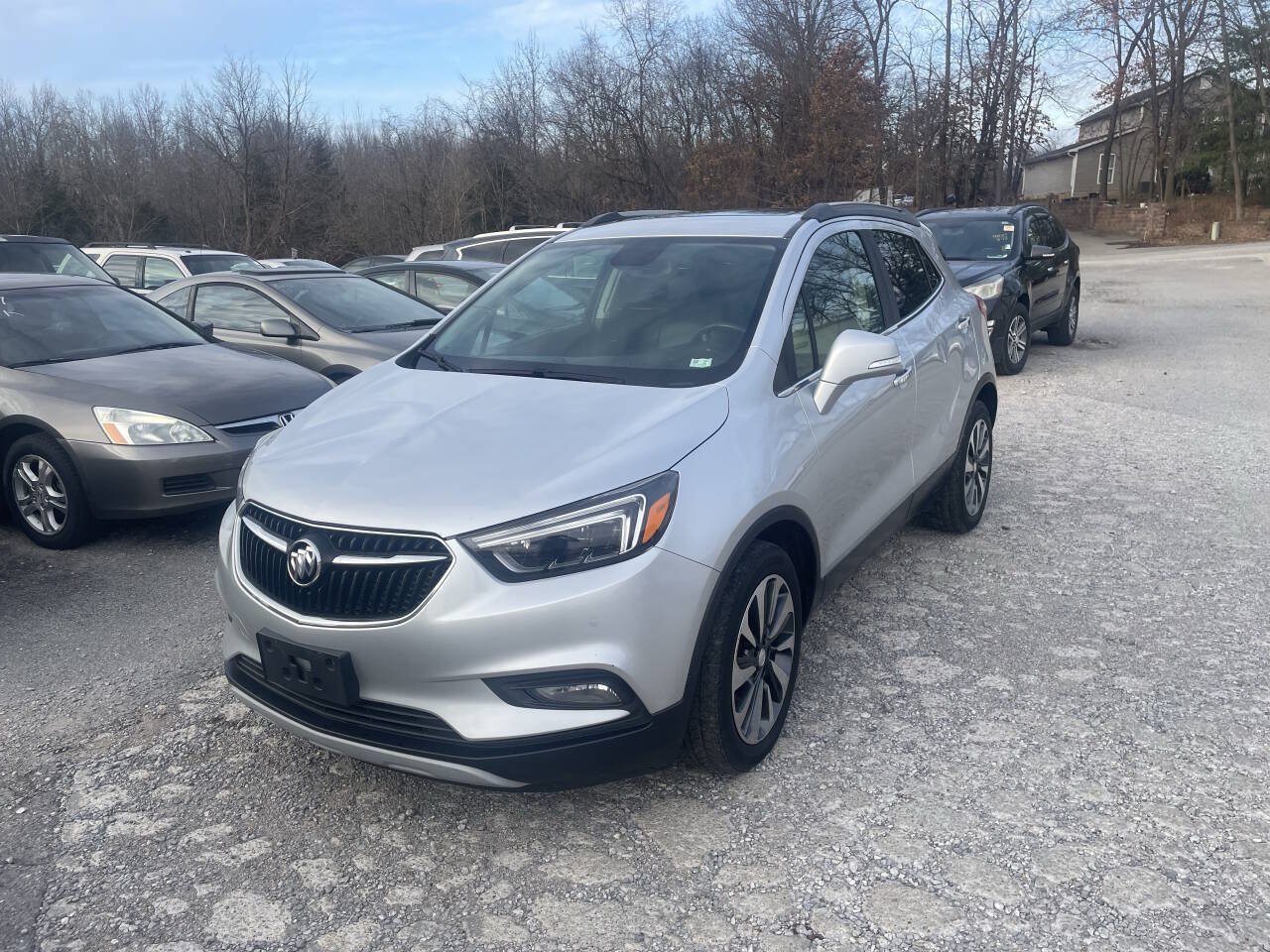 Used 2019 Buick Encore Essence FWD image 2