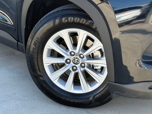 Used 2024 Toyota Grand Highlander FWD image 2