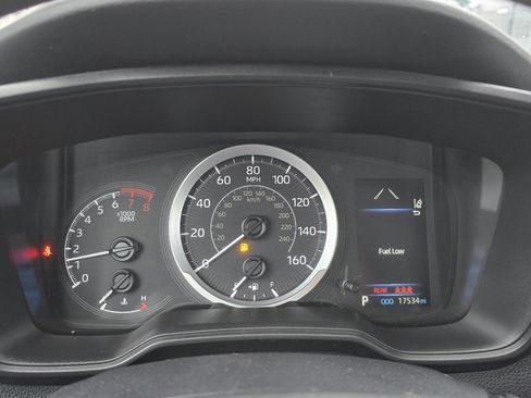 Used 2022 Toyota Corolla LE image 11