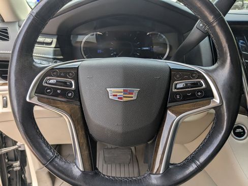 Used 2019 Cadillac Escalade Premium Luxury AWD/4WD image 8