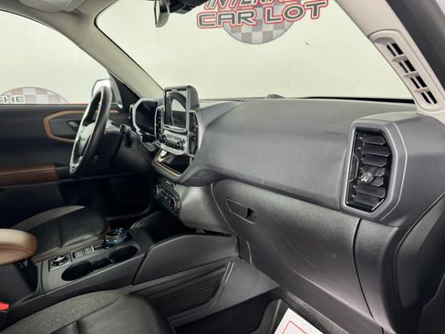 Used 2022 Ford Bronco Sport Outer Banks w/ Tech Package AWD/4WD image 12