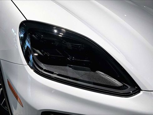 New 2026 Porsche Cayenne GTS image 12