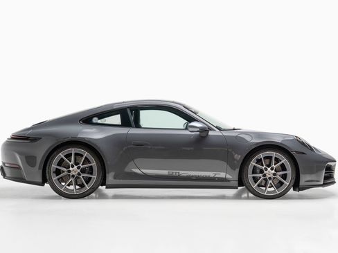 Used 2026 Porsche 911 Carrera T RWD image 7