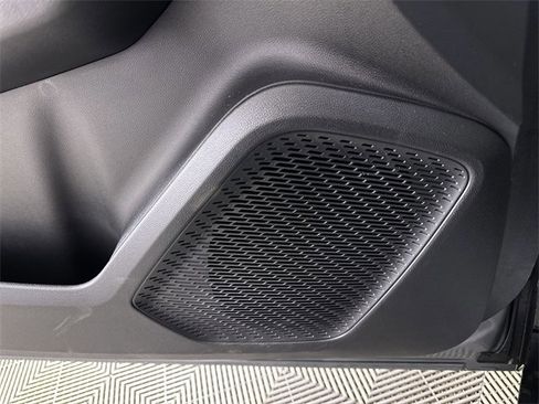 New 2026 Chevrolet Equinox EV LT image 24