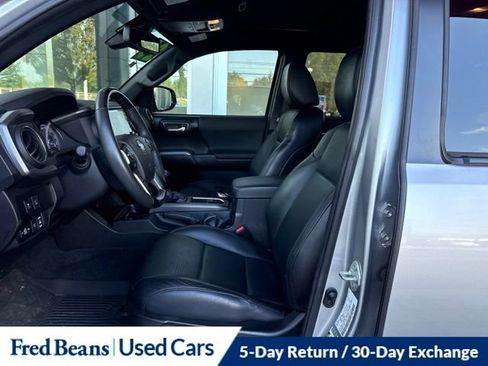 Used 2023 Toyota Tacoma TRD Sport w/ TRD Premium Sport Package AWD/4WD image 18