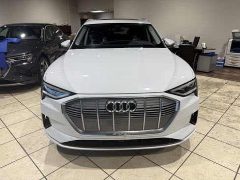 Used 2019 Audi e-tron Premium Plus image 6