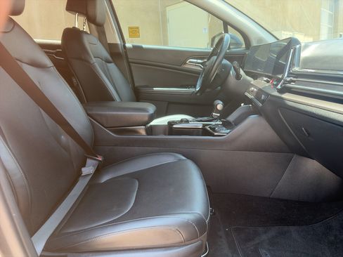 Used 2023 Kia Sportage EX FWD image 21