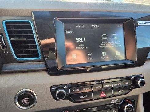 Used 2019 Kia Niro LX image 17