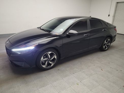 Used 2023 Hyundai Elantra SEL w/ Convenience Package FWD image 2