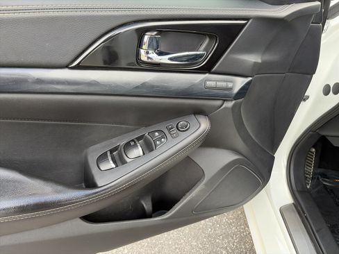 Used 2019 Nissan Maxima Platinum FWD image 15