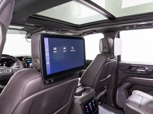 Used 2025 GMC Yukon AT4 Ultimate w/ LPO, Floor Liner Package AWD/4WD image 35