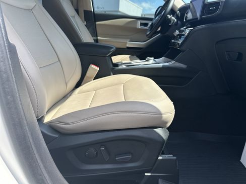 Used 2021 Ford Explorer Limited w/ Equipment Group 301A RWD image 15