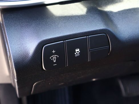 Used 2025 Hyundai Elantra SEL FWD image 22