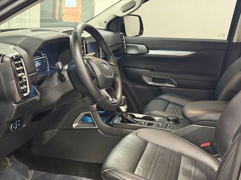 Used 2025 Ford Ranger Lariat w/ Trailer Tow Package image 14