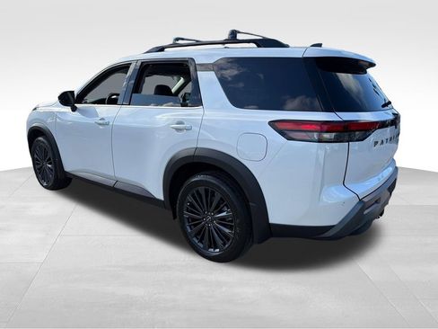 New 2026 Nissan Pathfinder SL w/ SL Premium Package FWD image 5