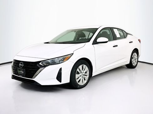 Used 2024 Nissan Sentra S image 3