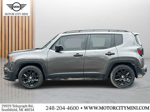 Used 2018 Jeep Renegade Latitude w/ Popular Equipment Group FWD image 7