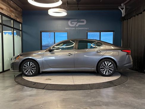 Used 2023 Nissan Altima 2.5 SV image 6
