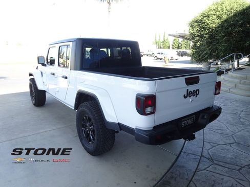 Used 2022 Jeep Gladiator Sport AWD/4WD image 37