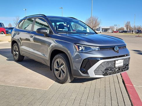 New 2026 Volkswagen Taos S image 5