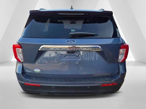 Used 2021 Ford Explorer XLT image 6