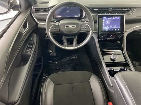 Used 2023 Jeep Grand Cherokee Altitude AWD/4WD image 22