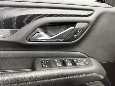 Used 2023 GMC Yukon Denali image 13