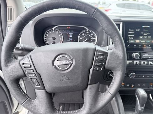 Certified 2025 Nissan Frontier SV w/ SV Convenience Package image 15