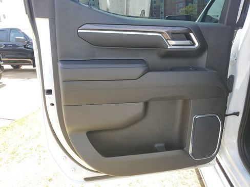 Used 2024 Chevrolet Silverado 1500 LTZ AWD/4WD image 16