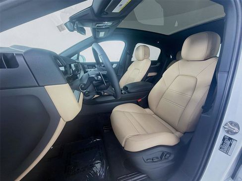 New 2026 Porsche Cayenne Coupe image 5