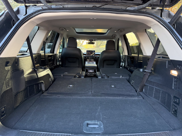 Used 2023 Lincoln Aviator Reserve w/ Equipment Group 201A RWD image 20