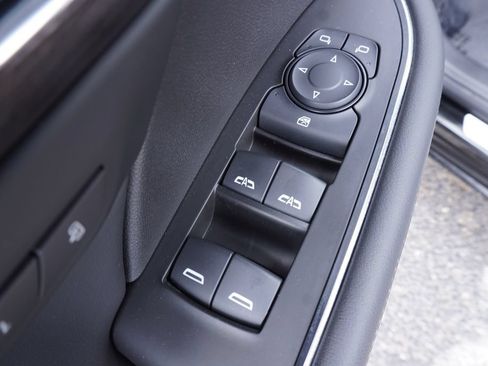 Used 2023 Buick Envision Avenir AWD/4WD image 16
