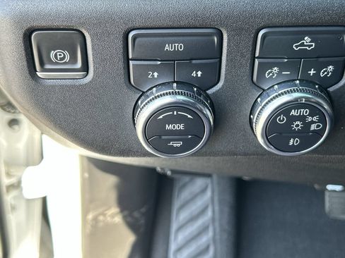 Used 2023 GMC Sierra 1500 Elevation AWD/4WD image 18
