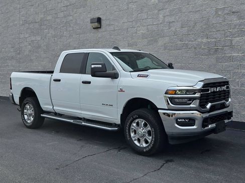 Used 2025 RAM 2500 Big Horn AWD/4WD image 7