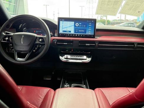 Used 2025 Lincoln Corsair Reserve FWD image 13