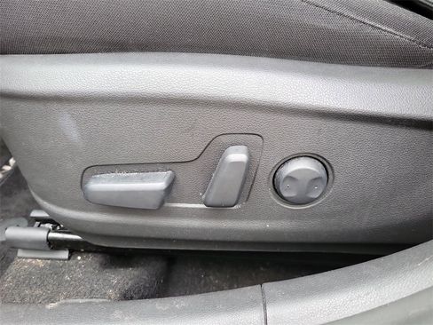 Used 2018 Hyundai Kona SEL image 19