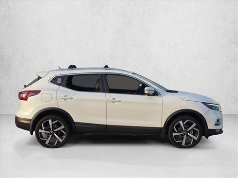 Used 2020 Nissan Rogue Sport SL w/ Premium Package FWD image 4