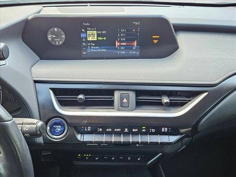 Used 2019 Lexus UX 250h w/ Premium Package AWD/4WD image 13