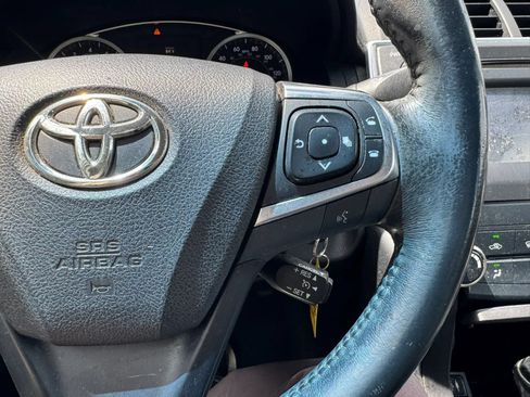 Used 2016 Toyota Camry SE FWD image 30